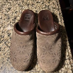 Frye Clogs